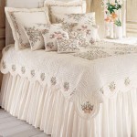 تشكيلة موديلات من مفرش سرير العروسة باللون الأبيض