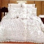 تشكيلة موديلات من مفرش سرير العروسة باللون الأبيض