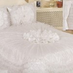 تشكيلة موديلات من مفرش سرير العروسة باللون الأبيض