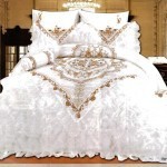 تشكيلة موديلات من مفرش سرير العروسة باللون الأبيض