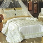 تشكيلة موديلات من مفرش سرير العروسة باللون الأبيض