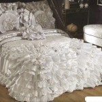 تشكيلة موديلات من مفرش سرير العروسة باللون الأبيض