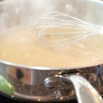 ألذ وصفة لعمل صينية السجق مع البطاطس المهروسة