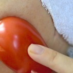 تشقير شعر الوجه بالطماطم والدقيق تشقير شعر الوجه بالطماطم والدقيق