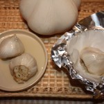 طريقة عمل الثوم المشوي بالصور وفوائد هذه الوصفة