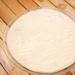 طريقة عمل بيتزا الببروني بالصور طريقة عمل بيتزا الببروني بالصور