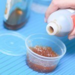 تقشير الشفاه بمقشر من صنع يديك