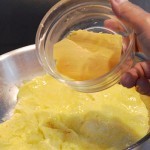 طريقة عمل بيض سكرامبل بالجبنة بالصور