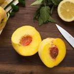 وصفة عصير الخوخ والليمون اللذيذ بالصور