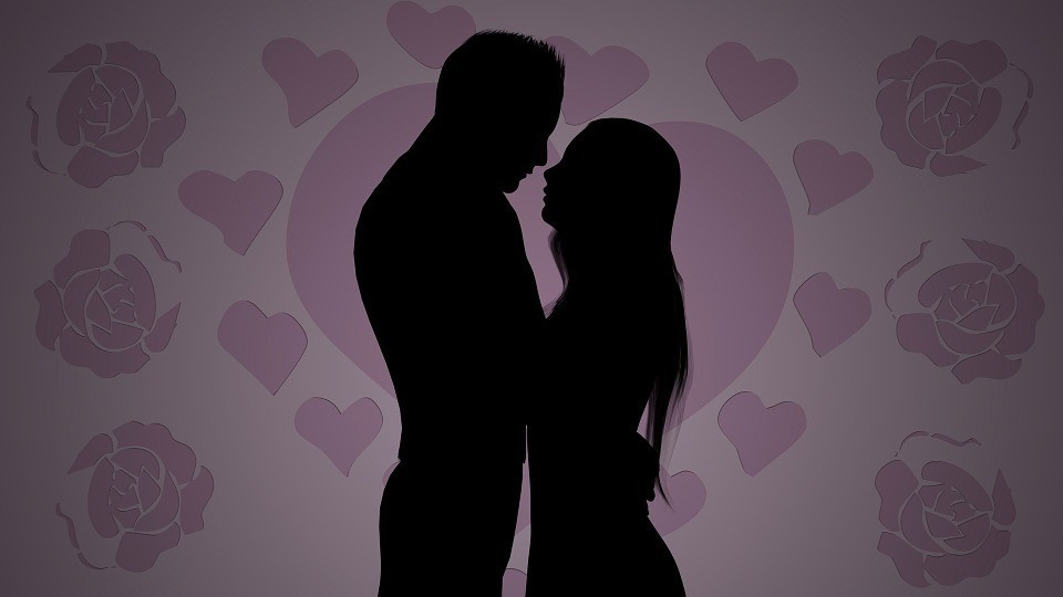 أبرز علامات غيرة الرجل عليكي أبرز علامات غيرة الرجل عليكي
