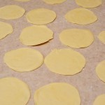 وصفة عمل السمبوسة باللحم المفروم بالصور