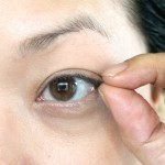 تكثيف الرموش بعمل سيروم طبيعي في البيت