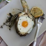 طريقة عمل البيض المخبوز في الخرشوف بالصور