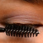 طريقة وضع مكياج العيون الزرقاء بشكل جذاب