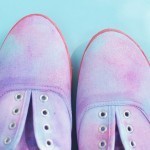 استخدام الألوان المائية لتجديد الأسنكر ( الكوتشي)