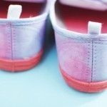 استخدام الألوان المائية لتجديد الأسنكر ( الكوتشي)