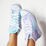 استخدام الألوان المائية لتجديد الأسنكر ( الكوتشي)