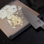 طريقة عمل صلصة البيتزا وتخزينها بالصور