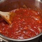 طريقة عمل صلصة البيتزا وتخزينها بالصور