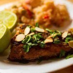 السلمون المقلي بخلطة اللوز طعم غاية في اللذة