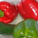 الطريقة الصحيحة في غسل الخضروات والفاكهة الطريقة الصحيحة في غسل الخضروات والفاكهة