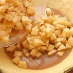 طريقة عمل فطيرة التفاح بالصور سهلة وشهية