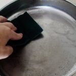 تنظيف الأواني المحروقة بسرعة 22 طريقة سهلة تنظيف الأواني المحروقة بسرعة 22 طريقة سهلة