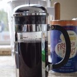 عمل مكعبات القهوة المثلجة بالصور