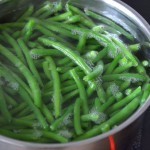 طريقة عمل سلطة الفاصوليا والبطاطس بالتونة والبيض