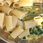 عمل كيكة المكرونة بالصور