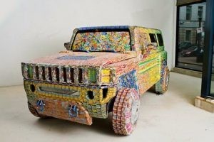 صناعة الفنون من القمامة