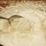 طريقة عمل كريمة الخفق بالصور