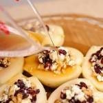 عشاء خفيف الكمثري بالجبن الريكفورد في الفرن