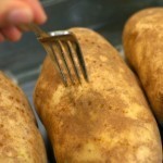 تحضير بطاطس مشوية بالفرن مع الجبن واللحم وصفة شهية تحضير بطاطس مشوية بالفرن مع الجبن واللحم وصفة شهية