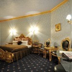 موديلات غرف نوم ذهبية اللون