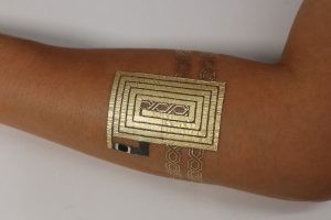 وشم من صنع MIT يستطيع التحكم في الأجهزة الذكية وشم من صنع MIT يستطيع التحكم في الأجهزة الذكية