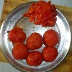 عمل مربي الطماطم بالصور