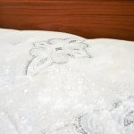 ماذا سيحدث لو قمت برش صودا الخبز علي فراش السرير ماذا سيحدث لو قمت برش صودا الخبز علي فراش السرير