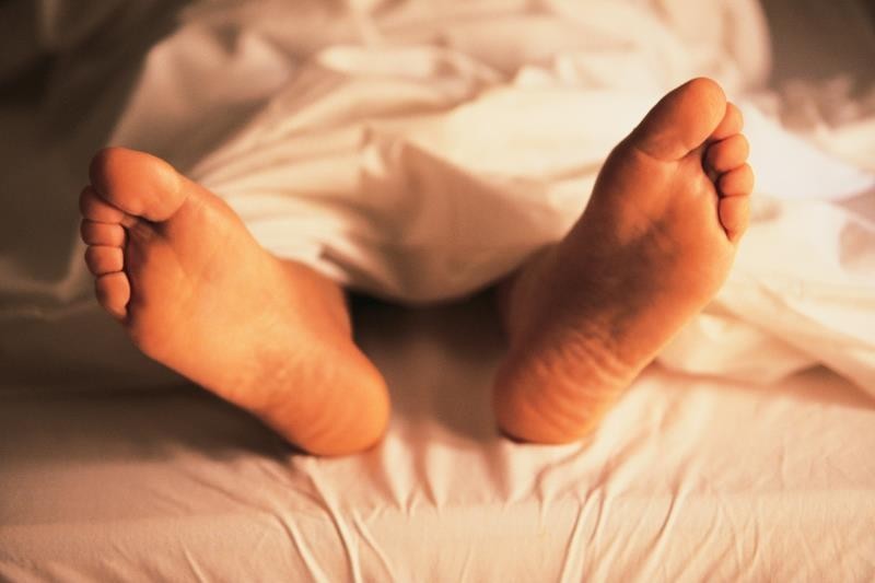طرق تأثير قدميك علي نومك طرق تأثير قدميك علي نومك
