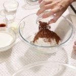 عمل دونات الشيكولاتة بالصور