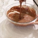 عمل دونات الشيكولاتة بالصور