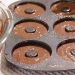 عمل دونات الشيكولاتة بالصور