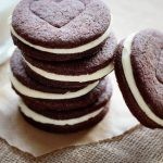 عمل بسكويت أوريو في المنزل بالصور