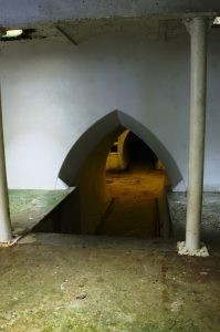 قاعة أثرية فخمة تحت المياه في بيرني مادوف الفيكتوري قاعة أثرية فخمة تحت المياه في بيرني مادوف الفيكتوري