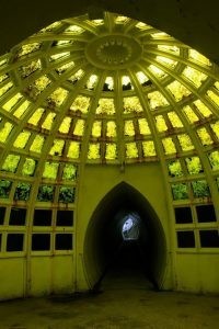 قاعة أثرية فخمة تحت المياه في بيرني مادوف الفيكتوري قاعة أثرية فخمة تحت المياه في بيرني مادوف الفيكتوري