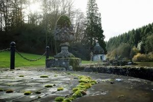 قاعة أثرية فخمة تحت المياه في بيرني مادوف الفيكتوري قاعة أثرية فخمة تحت المياه في بيرني مادوف الفيكتوري