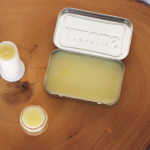 ترطيب الشفاه ببسلم العسل ” طريقة عمله “