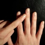 علاج فوري وسريع: تدليك اليد والأصابع لتخفيف الألم بالصور علاج فوري وسريع: تدليك اليد والأصابع لتخفيف الألم بالصور