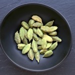 مشروب الهيل والعسل بالحليب مشروب الهيل والعسل بالحليب