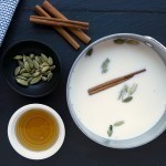 مشروب الهيل والعسل بالحليب مشروب الهيل والعسل بالحليب